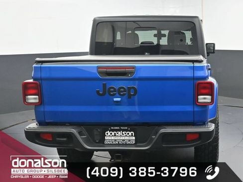 Used 2023 Jeep Gladiator Sport AWD/4WD image 4