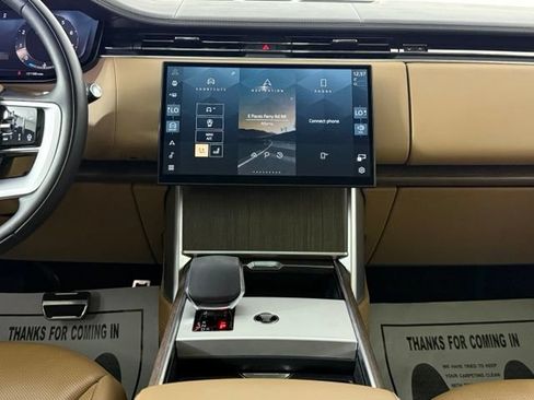 Used 2025 Land Rover Range Rover SE AWD/4WD image 30