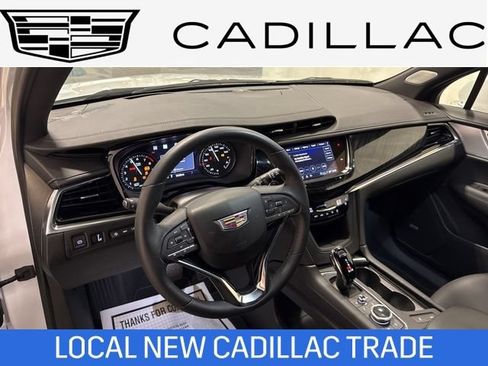 Used 2025 Cadillac XT6 Premium Luxury w/ Technology Package AWD/4WD image 17