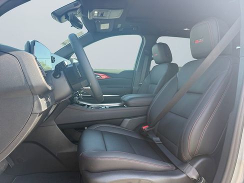 New 2026 Chevrolet Traverse Z71 w/ Driver Confidence Package AWD/4WD image 9