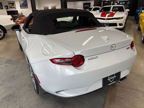 Used 2016 MAZDA MX-5 Miata Grand Touring image 12
