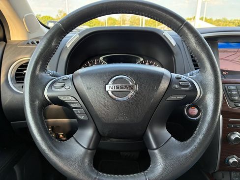 Used 2018 Nissan Pathfinder Platinum AWD/4WD image 18