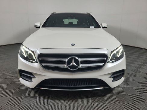 Used 2017 Mercedes-Benz E 400 4MATIC Wagon image 2