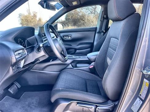 Certified 2025 Honda HR-V Sport image 11