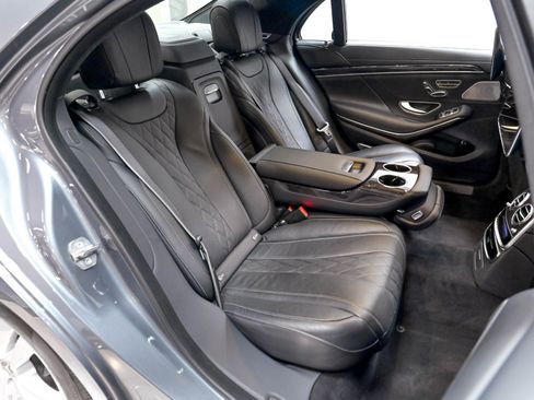 Used 2019 Mercedes-Benz S 560 4MATIC Sedan w/ Premium Package image 30