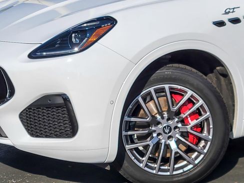Used 2023 Maserati Grecale GT image 3