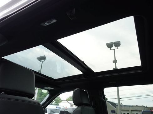 Used 2024 Ford F150 Lariat AWD/4WD image 27