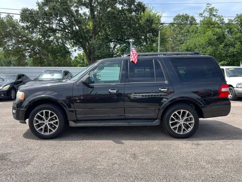 Used 2015 Ford Expedition XLT w/ Equipment Group 201A RWD image 9