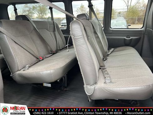Used 2017 Chevrolet Express 3500 LT w/ LT Preferred Equipment Group image 12