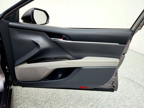 Used 2021 Toyota Camry SE w/ Carpet Mat Package (TMS) image 27