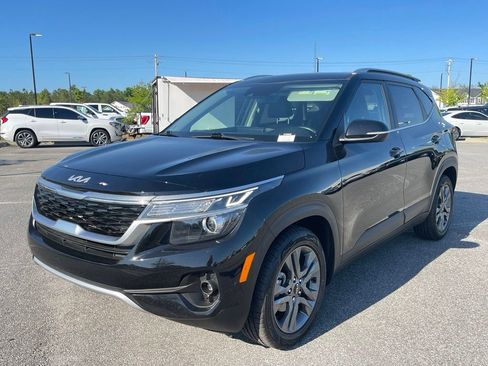 Used 2023 Kia Seltos S w/ Navigation Package FWD image 51