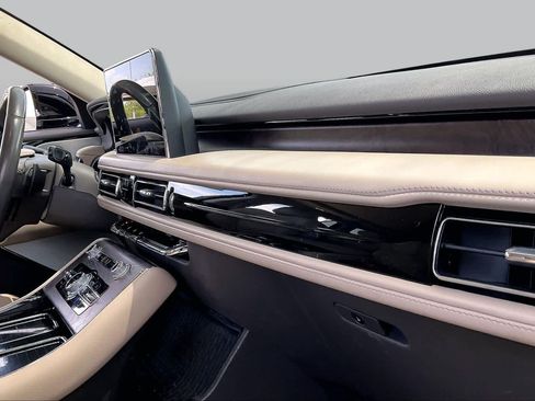 Used 2023 Lincoln Aviator Reserve w/ Equipment Group 201A AWD/4WD image 18
