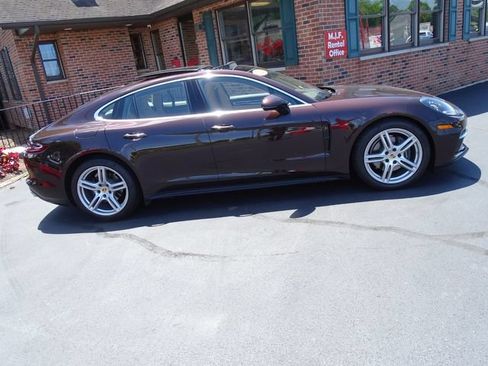 Used 2020 Porsche Panamera RWD image 5
