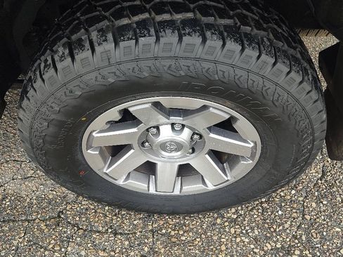 Used 2016 Toyota 4Runner Trail Premium AWD/4WD image 26
