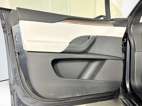 Used 2024 Tesla Model X image 22