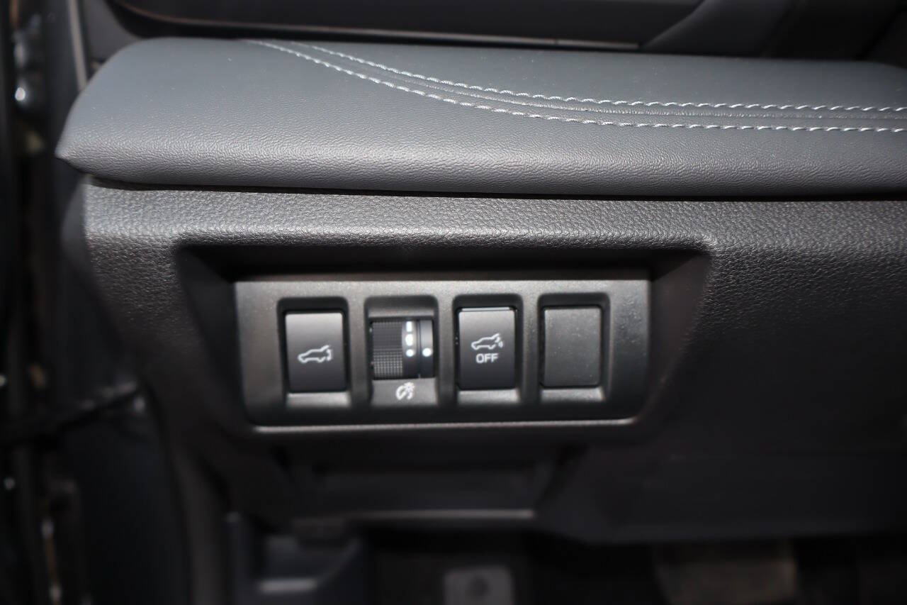 Used 2023 Subaru Outback Touring XT AWD/4WD image 17