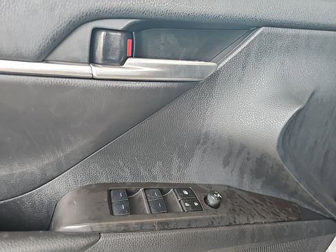 Used 2024 Toyota Camry SE FWD image 5