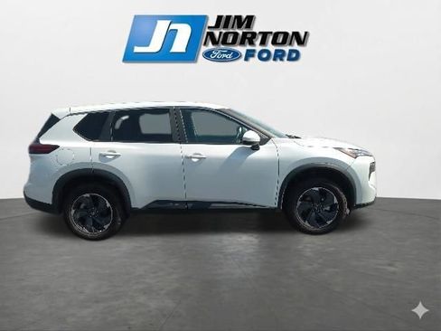 Used 2025 Nissan Rogue SV FWD image 11
