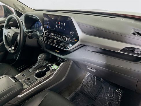 Used 2023 Toyota Highlander Platinum image 27