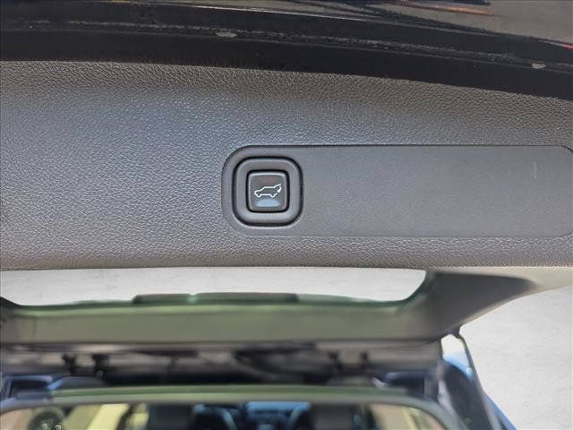 Used 2012 GMC Yukon XL Denali AWD/4WD image 13