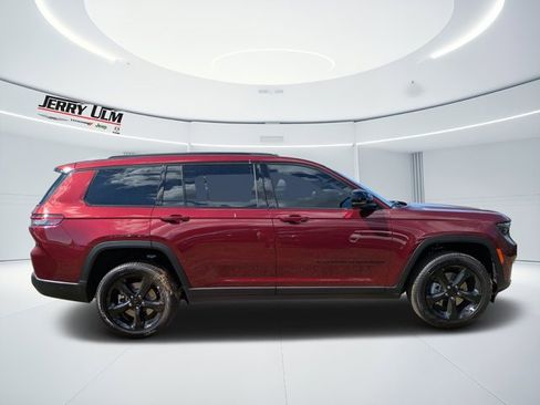 New 2025 Jeep Grand Cherokee L Limited w/ Black Appearance Package image 2