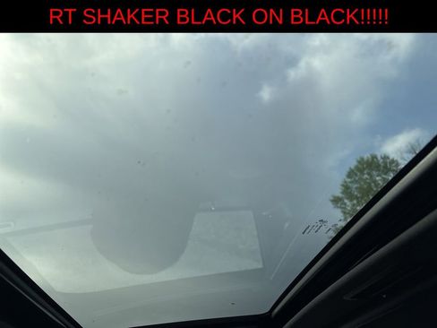 Used 2016 Dodge Challenger R/T image 15