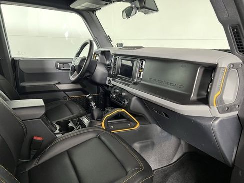 Used 2023 Ford Bronco Badlands image 12