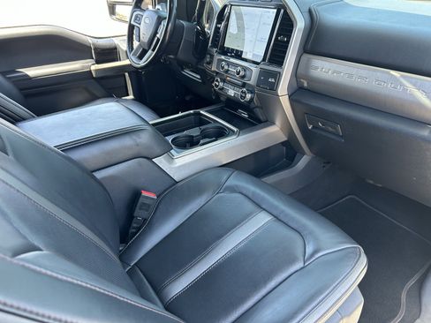 Used 2022 Ford F250 Platinum w/ Tremor Off-Road Package AWD/4WD image 11
