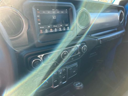 Used 2021 Jeep Wrangler Unlimited Sport image 28