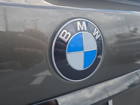 Used 2022 BMW X7 xDrive40i w/ M Sport Package AWD/4WD image 38