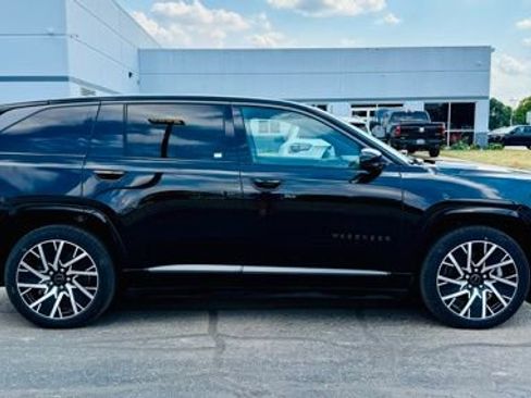 New 2025 Jeep Wagoneer S Limited AWD/4WD image 7