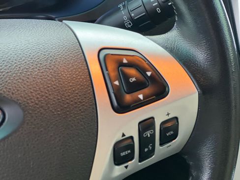 Used 2013 Ford Explorer XLT AWD/4WD image 8