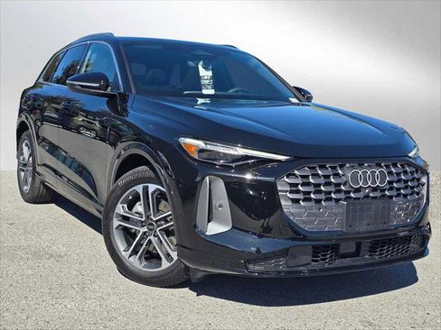 New 2025 Audi Q5 Prestige image 1