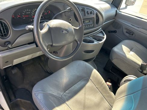 Used 2006 Ford E-450 and Econoline 450 image 9