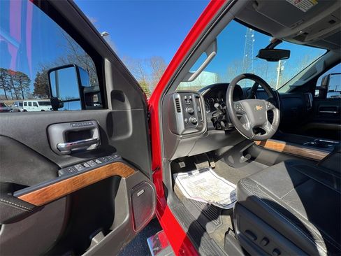 Used 2016 Chevrolet Silverado 2500 LTZ w/ LTZ Plus Package image 16