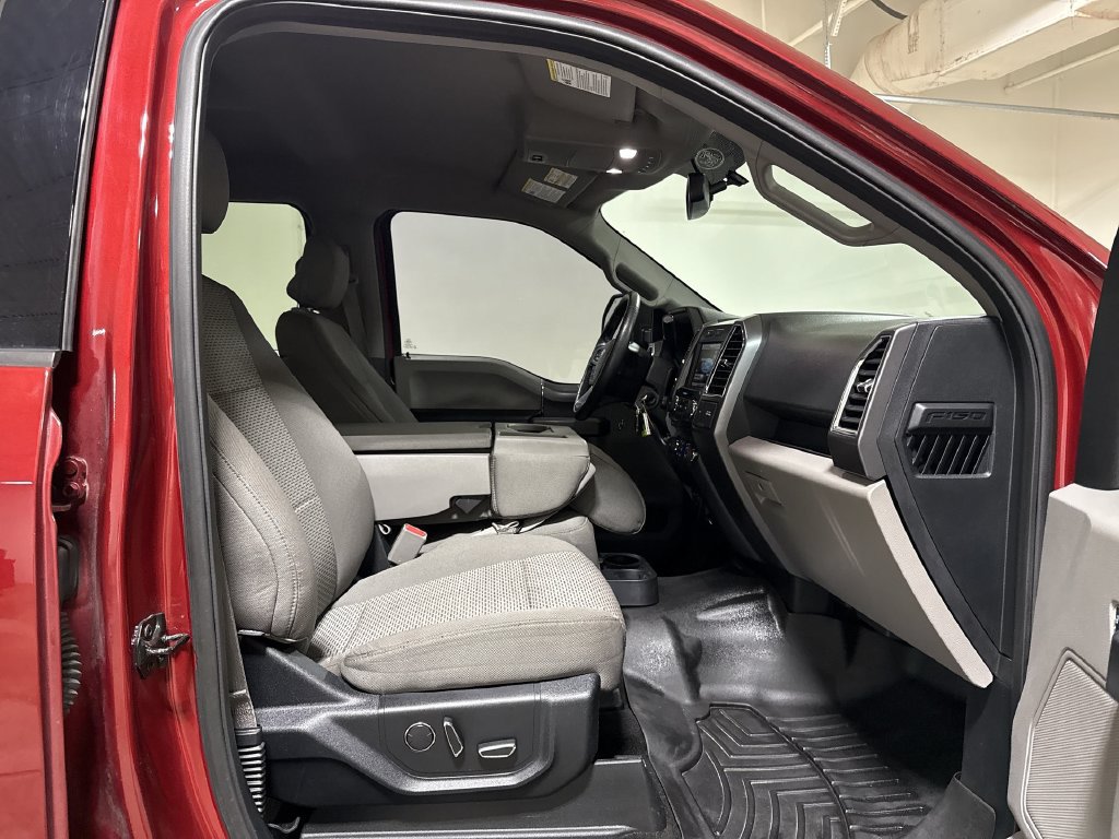 Used 2015 Ford F150 XLT w/ Equipment Group 302A Luxury AWD/4WD image 21