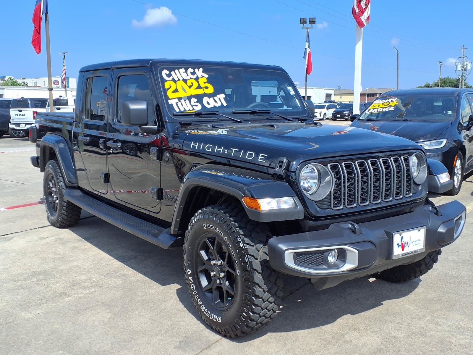 Used 2025 Jeep Gladiator Sport AWD/4WD image 3