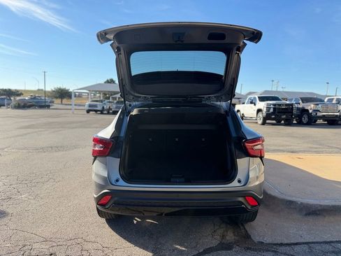 Used 2024 Chevrolet Trax RS w/ Sunroof Package image 7