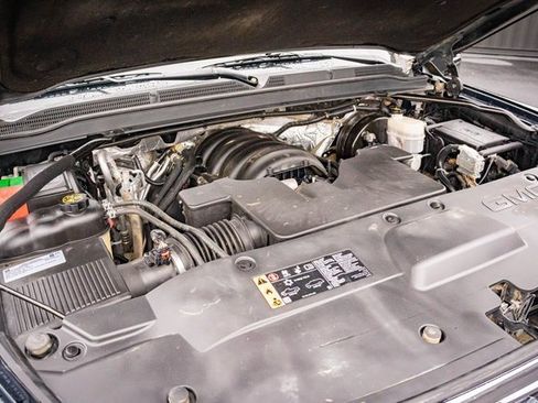 Used 2018 GMC Yukon Denali image 39