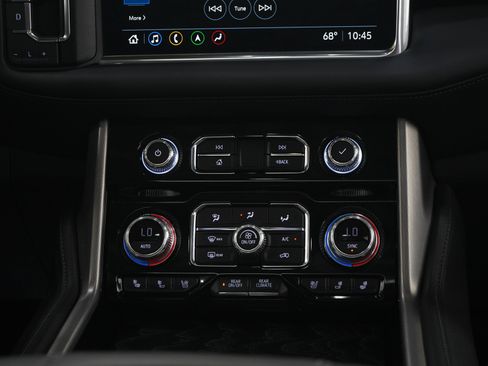 Used 2021 GMC Yukon Denali w/ Denali Premium Package AWD/4WD image 19