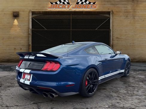 Used 2022 Ford Mustang Shelby GT500 w/ Technology Package RWD image 11