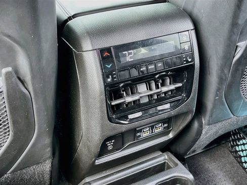Used 2021 Jeep Grand Cherokee L Limited RWD image 27