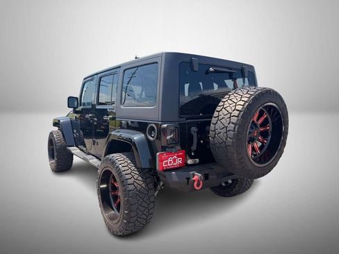 Used 2017 Jeep Wrangler Unlimited Sahara AWD/4WD image 3