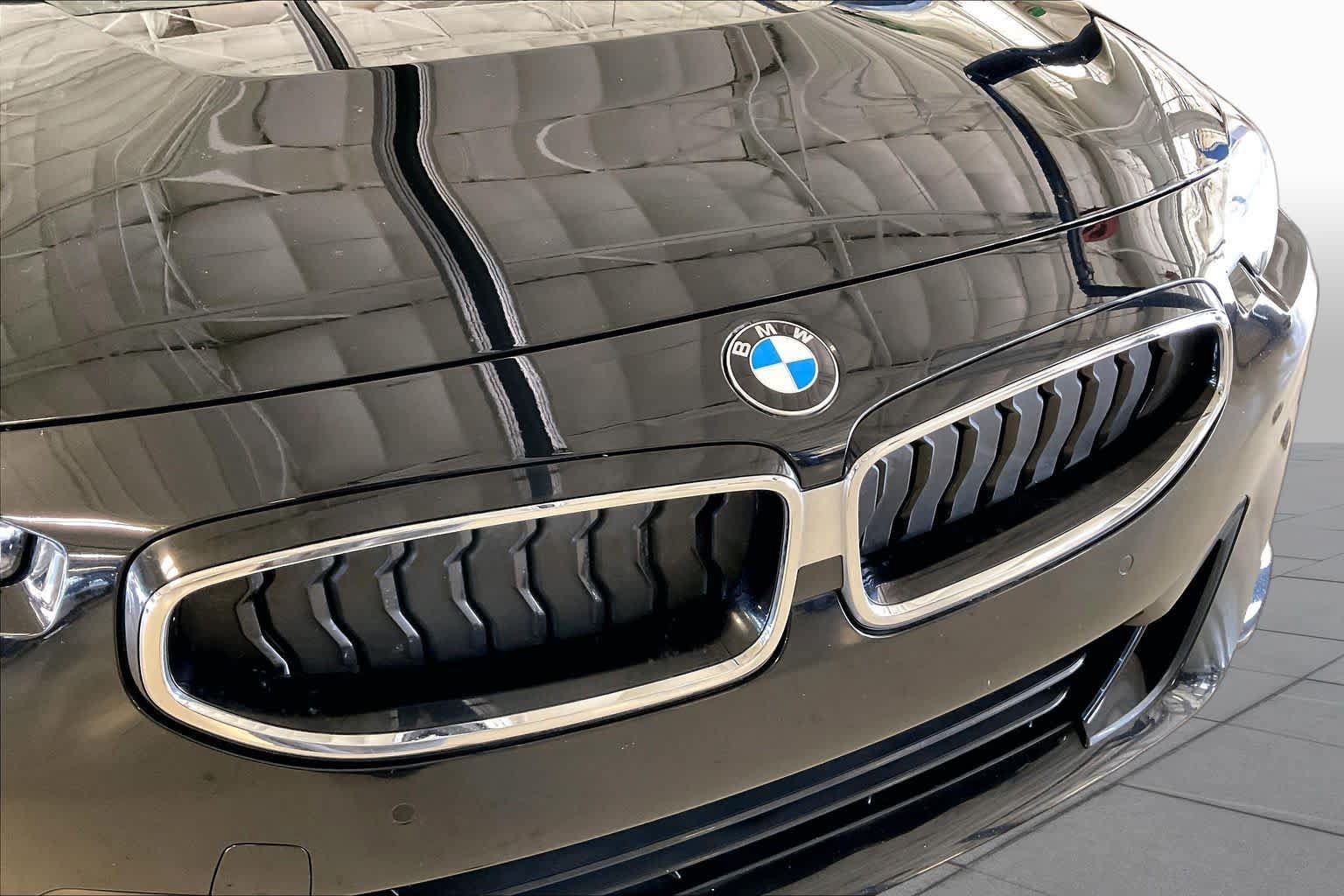 Used 2024 BMW 230i Coupe w/ Convenience Package RWD image 30