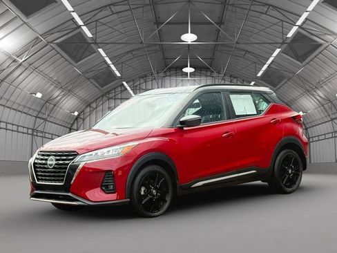 Used 2023 Nissan Kicks SR FWD image 3