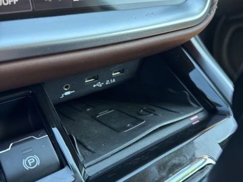 Used 2022 Subaru Outback Touring image 30