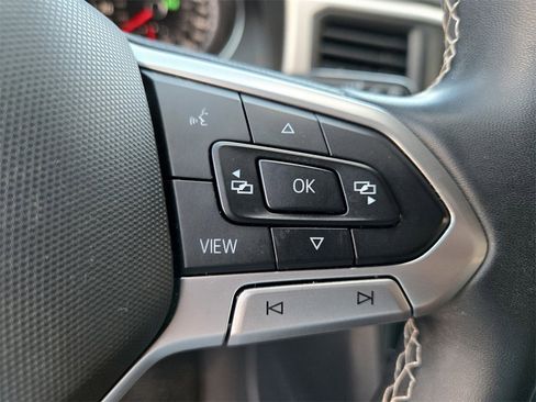 Used 2021 Volkswagen Atlas Cross Sport SE image 16