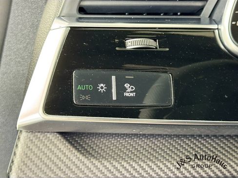 Used 2024 Audi SQ8 Prestige w/ Prestige Package AWD/4WD image 10