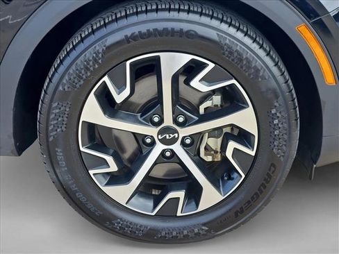 Used 2025 Kia Sportage EX w/ Premium Package image 25