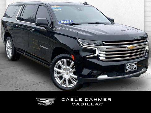 Used 2021 Chevrolet Suburban High Country image 1